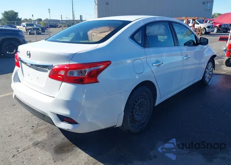 2017 Nissan Sentra S z USA, uszkodzony, nr VIN 3N1AB7AP9HY270061